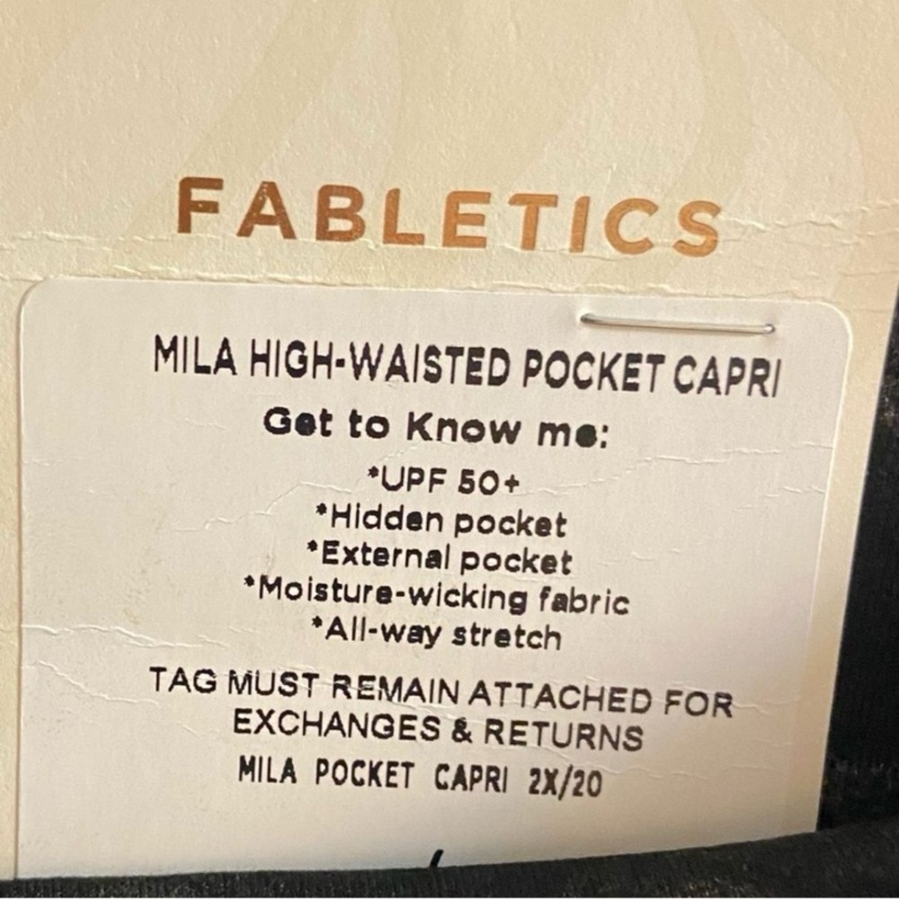 Fabletics High-Waisted Pocket Capri camo 2X NWT - Picture 8 of 12